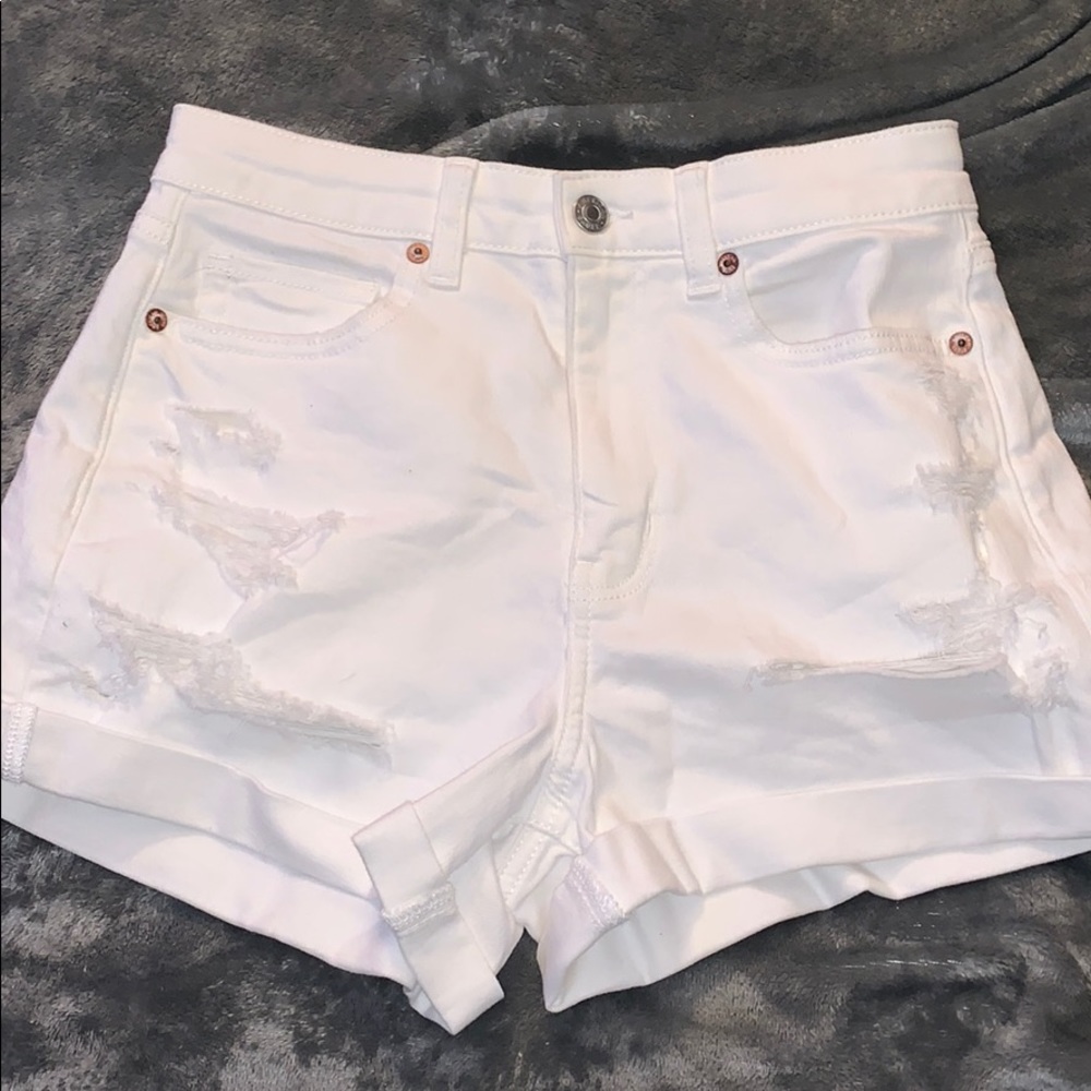White American Eagle mom shorts
